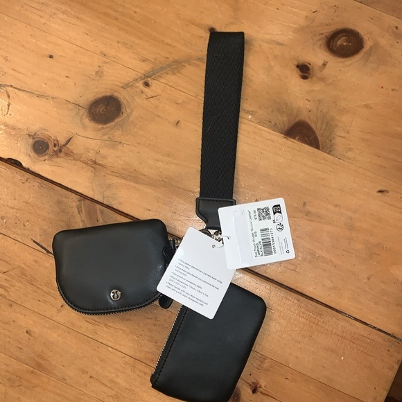 NWT- Lululemon Cactus Dual Pouch- Black & Silver- Leather/Cactus 🌵 Material - Picture 13 of 13